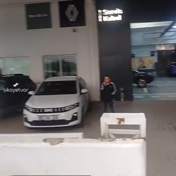 Renault Koçarslanlar Servisi Aracımı Vurdu Ve Kabul Etmiyorlar!