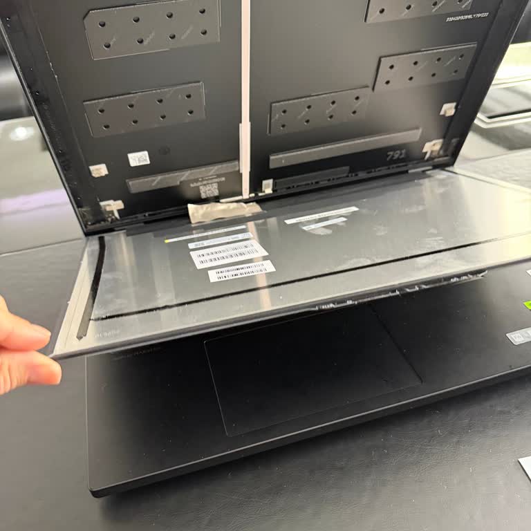 Lenovo Legion Pro 7 Ekran Arızası Tekrarı Ve Yeni Cihaz Talebi