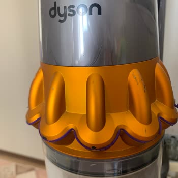 Dyson V15S Süpürge Çekim Gücü Kaybı Ve Üst Kısım Soyulması