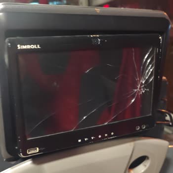 Tavandan Su Dökülmesi Ve Personelin Fiziksel Müdahalesi