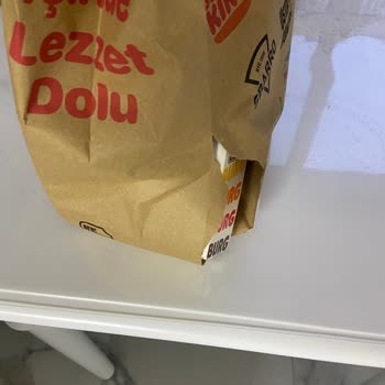 Burger King Narlı Şubesinde Çiğ Ve Bayat Ürün, İade Reddiyle 990 TL Mağduriyet