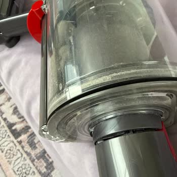 Dyson V15 Çekme Aparatı Çalışmıyor Ve Boru Bağlantısında Aşırı Oynama, Garanti Süresi Bitmiş Olmasına Rağmen Ücretsiz Tamir Talebi