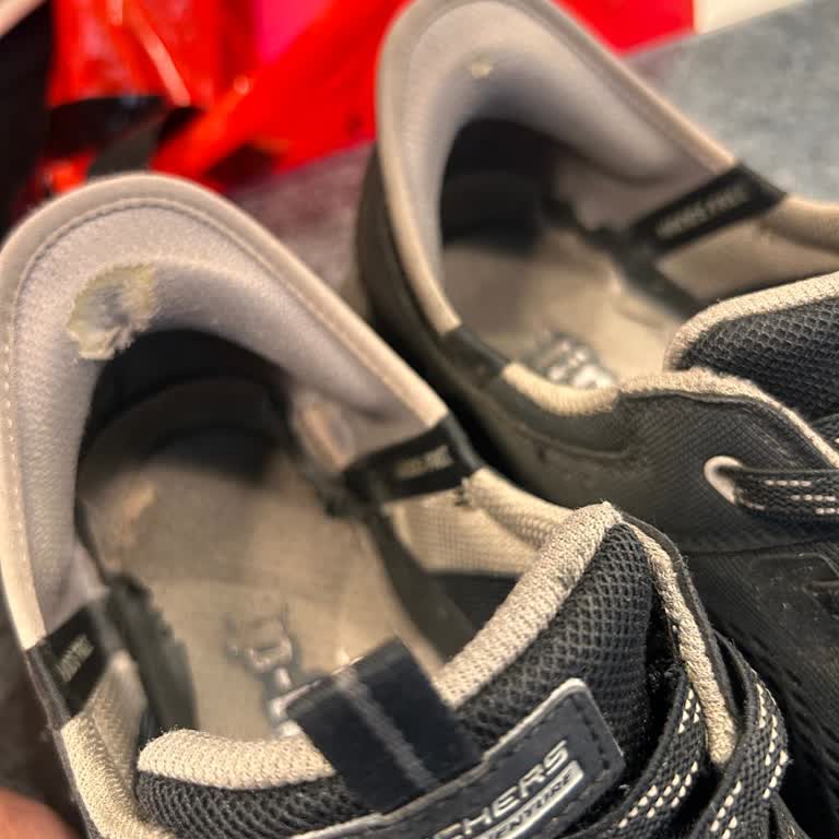 Skechers D’Lux Journey Ayakkabımda Kısa Sürede Topuk Aşınması Ve Yırtılma