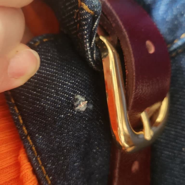 Zara Pantolonunun Düğmesi İlk Giyişte Koptu