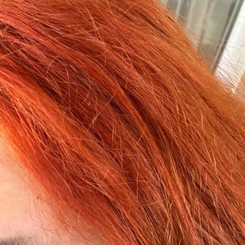 Beyaz Köşk Coiffeur Saç Boyama İşleminde Açıcı Kullanımı Ve Yanlış Renk Seçimi Nedeniyle İade Talebi