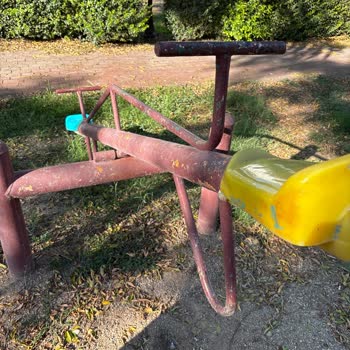 Antalya Muratpaşa Belediyesi Park Uzun Yıllardır Kaderine Terk Edilmiş Durumda