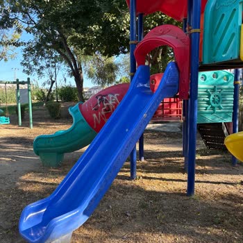 Antalya Muratpaşa Belediyesi Park Uzun Yıllardır Kaderine Terk Edilmiş Durumda