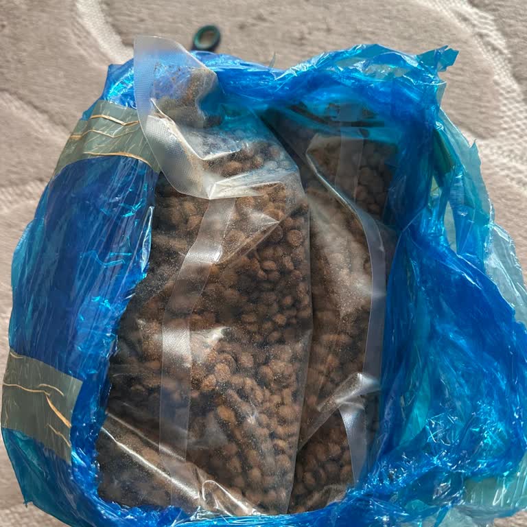 Orijinal Ambalajda Olmayan Kedi Maması İçin Tam İade İsteği