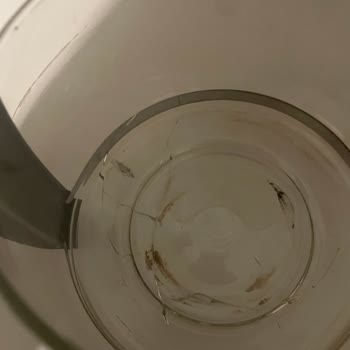 Cam Demlik Çatlak Ve Lekeli Geldi, İade Talebi Haksız Olarak Reddedildi