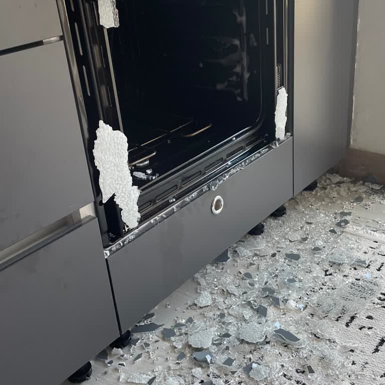 Garanti Süresindeki Fırın Camı Patladı, Erzincan’da Servis Bulunamıyor