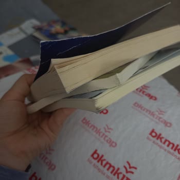 Hasarlı Kitaplar Ve Yetersiz Paketleme