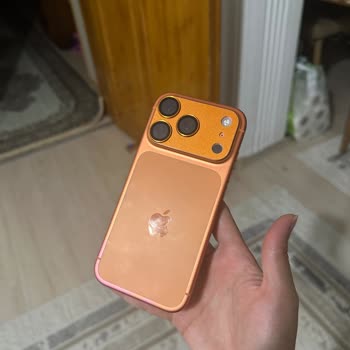 Apple 17 Pro’da Alt Bölüm Renk Bozulması Ve Garanti Talebi