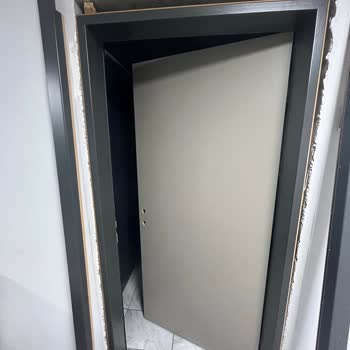 Yurtta Kapı Ve Kilit Eksikliği Güvenlik Sorunu