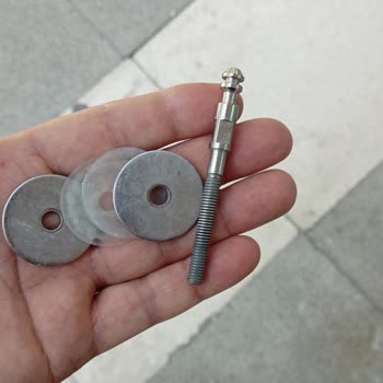 Menteşe Arızasıyla Kapaksız Klozet Kullanımı Ve Yedek Parça Zorluğu