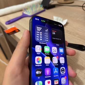 IPhone 16 Pro Max İçin Spigen Ekran Koruyucusunda Eşit Boşluk Sorunu
