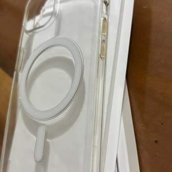 Apple Store'dan Alınan Iphone 15 Kılıflarında Hızlı Sararma Ve Çatlak Garanti Dışı Durumu