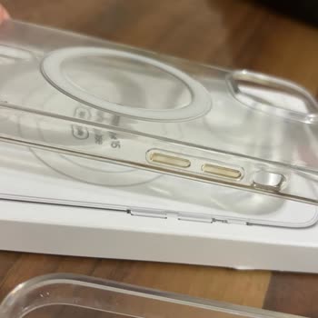 Apple Store'dan Alınan Iphone 15 Kılıflarında Hızlı Sararma Ve Çatlak Garanti Dışı Durumu