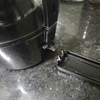 Philips Ürünün Emniyet Kolu İkinci Kullanımda Kırıldı, Garanti Kapsamında Değişim Talebi