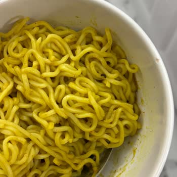 İndomie Noodle’da Larva Görülmesi Sağlık Riski Ve Güven Bozulması