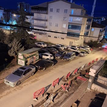 Kazı Sonrası Yol Açık Bırakıldı, Garaj Girişleri Kapalı Ve Güvenlik Tehlikede