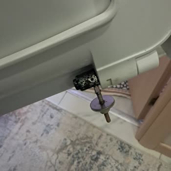Seramiksan Klozet Kapak Mentese Problemi Ve Yedek Parça Eksikliği