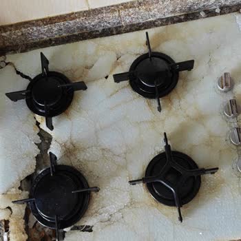 Montaj Hatası Nedeniyle Patlayan Cam Ankastre Ocak İçin Ücretsiz Değişim Talebi