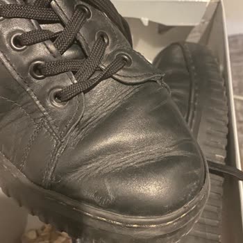 Ayakkabının Burun Kısmındaki Şekil Bozulması Garanti Reddiyle Sonuçlandı