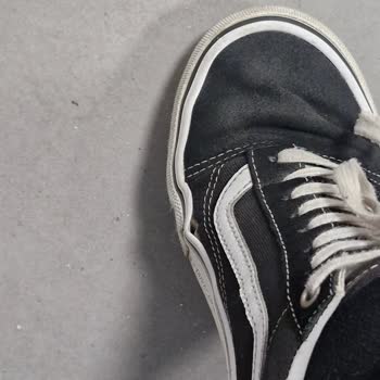 Sneaks Up Üzerinden Alınan Vans Ayakkabının Kısa Sürede Taban Açılması Ve Garanti Talebi