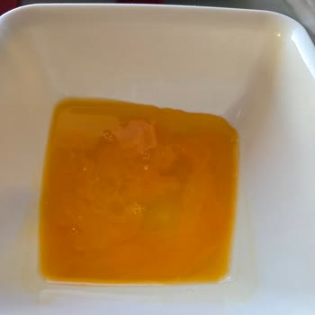 Son Kullanma Tarihi Geçmemiş Raya Organik Yumurta Aşırı Sulu Ve Çocuğa Tehlikeli
