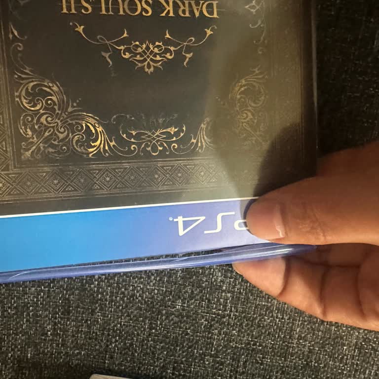 Hepsiburada'dan Gelen Dark Souls Oyun Kırık Kutularla Gecikmeli Teslim