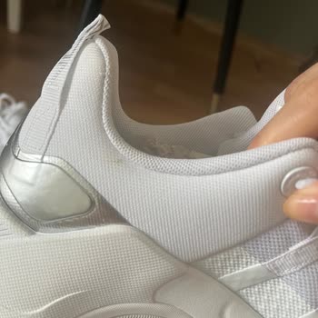 Üzücü Kullanılmış Ve Lekeli Nike Metcon 7 Ayakkabı Teslimatı