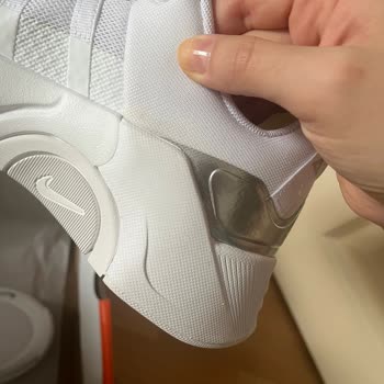 Üzücü Kullanılmış Ve Lekeli Nike Metcon 7 Ayakkabı Teslimatı
