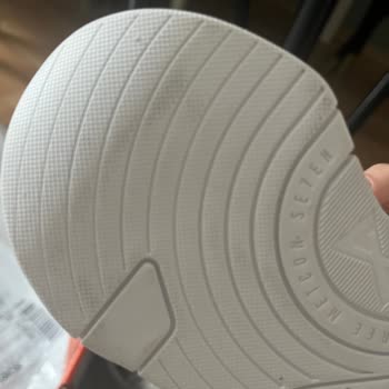 Üzücü Kullanılmış Ve Lekeli Nike Metcon 7 Ayakkabı Teslimatı