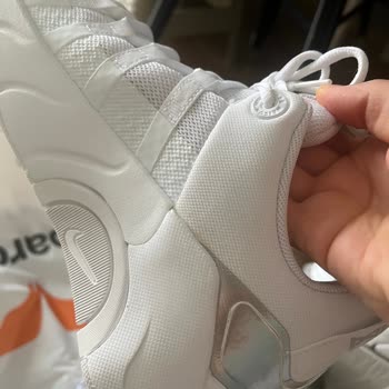 Üzücü Kullanılmış Ve Lekeli Nike Metcon 7 Ayakkabı Teslimatı