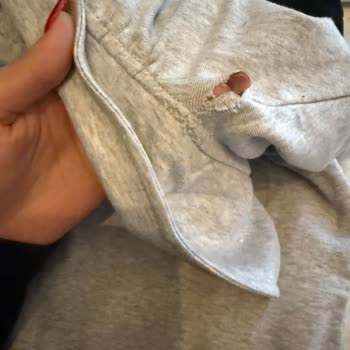 Üç Ürün Yırtık Geldi, Şirket 14 Gün Kuralıyla Sorumluluk Reddetti