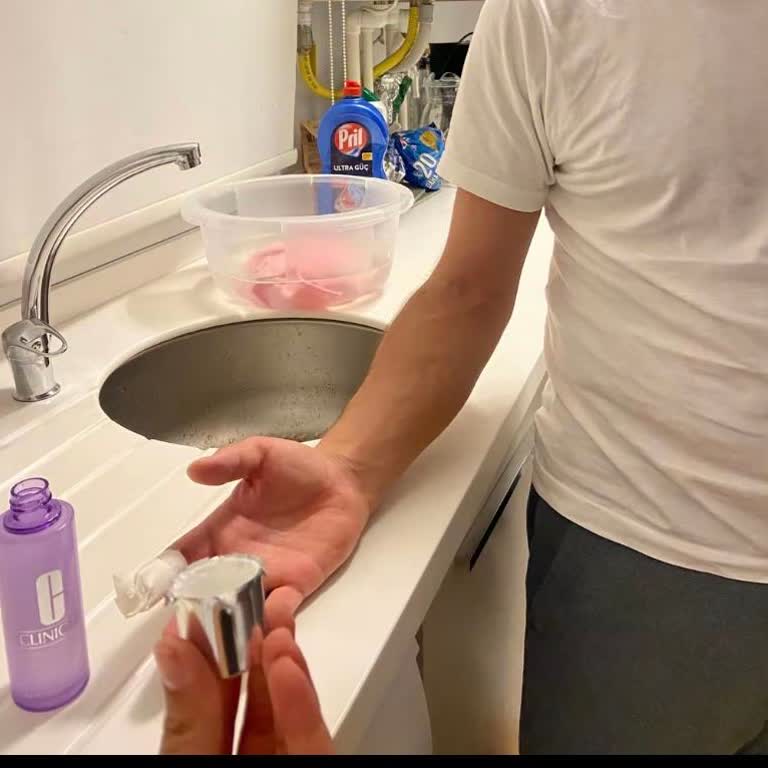 Clinique Makeup Remover Bottle Stuck and Cannot Be Opened