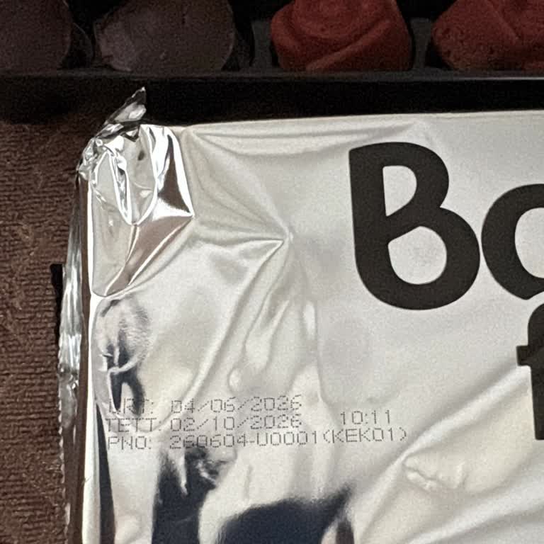 Çiçek Sepeti Yanmış Ve Son Kullanma Tarihi Yakın Kek Gönderimi Hakkında Şikayet