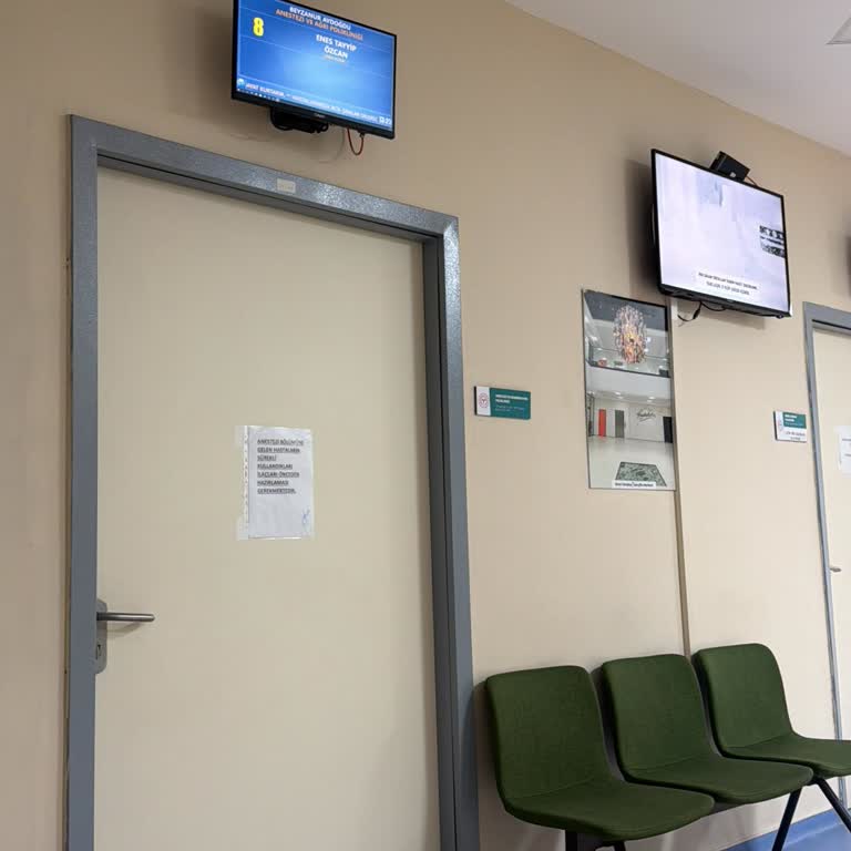 Anestezi Doktorunun Gelmemesi Ve Belirsiz Bilgilendirme Hastayı Mağdur Ediyor