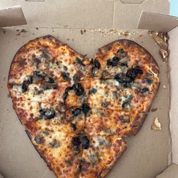 Yanık Kalpli Pizzalar: Tam İade Talebi