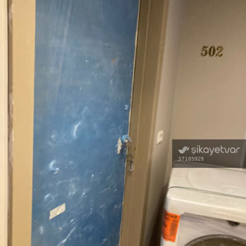 Expedia no informó sobre obras ni ruidos en hotel reservado, pido reembolso