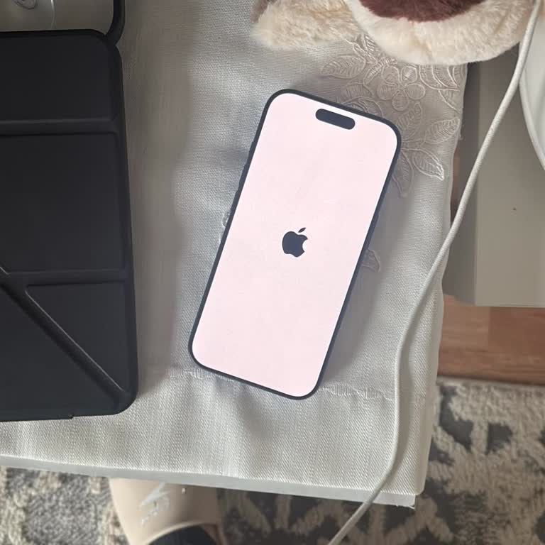 Arızalı IPhone 17 Pro Ve Kaba Müşteri Hizmeti Sebebiyle Koşulsuz İade Talebi