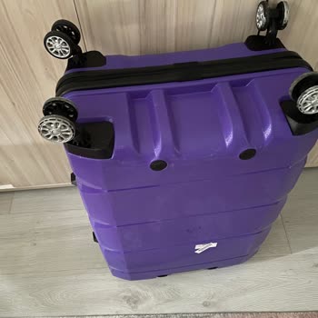Matmazel Valizlerimin Tekerlekleri Kırıldı Yedek Parça Ve Destek Talep Ediyorum