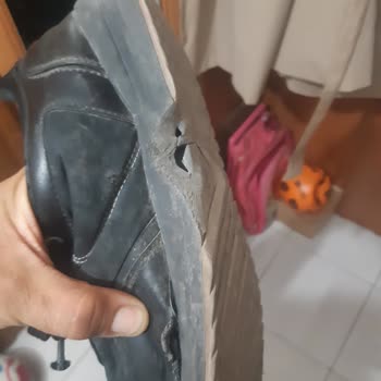 Kısa Sürede Açılan Ayakkabı, Kalitesiz Üretim Ve Fiyat Farkı Nedeniyle Hak Kaybı