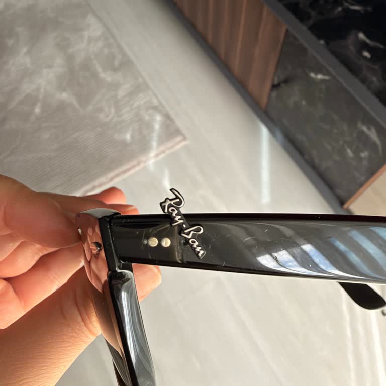 Rayban Güneş Gözlüğümde Logo Çıkması Ve Mağaza İddialarına Karşı Değişim Talebi