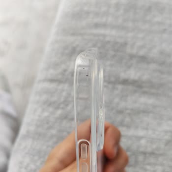 Şeffaf Telefon Kılıfı Kesim Bozukluğu Ve Silikon Çapakları