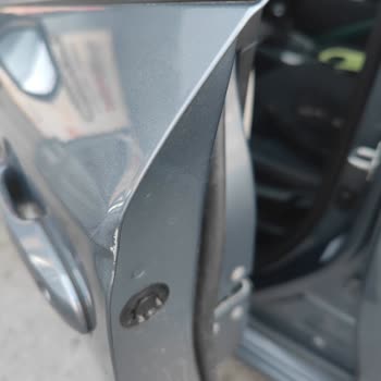 Toyota Efe Ankara Servisinde Şoför Kapısında Çizik Ve Göçük