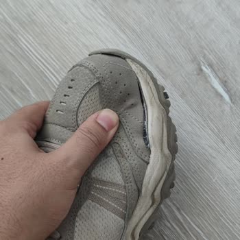 Kısa Sürede Açılan Ve Yırtılan Skechers Ayakkabım İçin İade Talebi