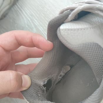 Kısa Sürede Açılan Ve Yırtılan Skechers Ayakkabım İçin İade Talebi