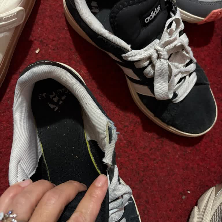 Adidas Ayakkabısında Kısa Sürede Aşırı Yıpranma Ve Mağaza Kullanıcı Hatası İddiası