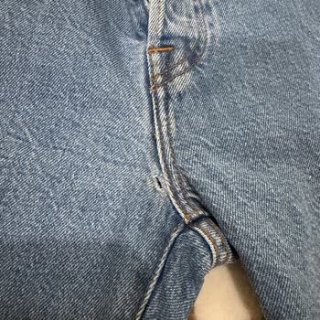 Levi’s Mağazasında Ayıplı Kot Pantolonlar İçin Değişim Talebi